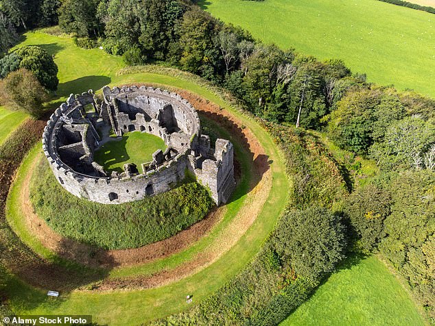 For a glimpse into Cornwall’s medieval past, take a short walk from the town centre to the ruins of Restormel Castle, the ancient seat of the Dukes of Cornwall
