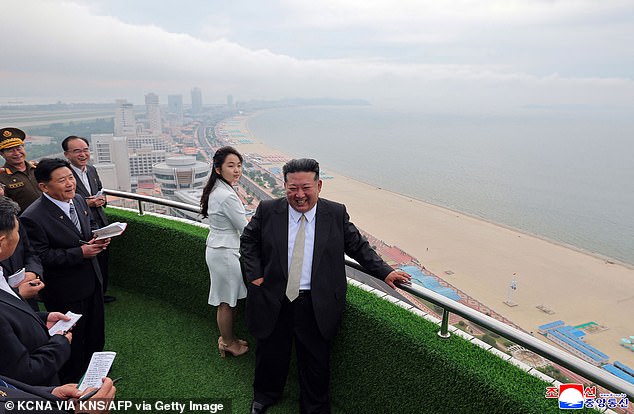 When the resort was first opened, Kim was photographed standing above a sandy beach alongside his daughter and presumed heir Kim Ju Ae
