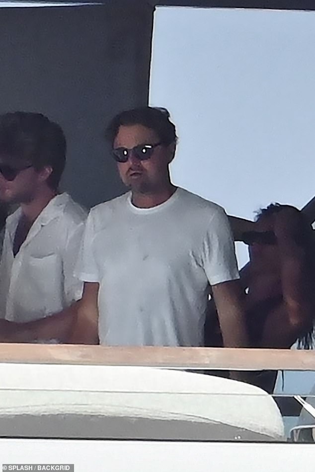 The actor later put on a white t-shirt