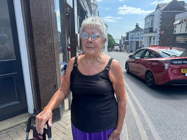82-year old Caroline Miners said she was desperate to see more police  on the streets