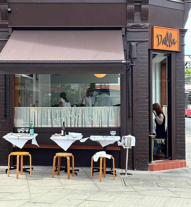 Following the wedding the couple reportedly headed to nearby by Italian restaurant Dalla where they dined alfresco and sipped Aperol Spritz