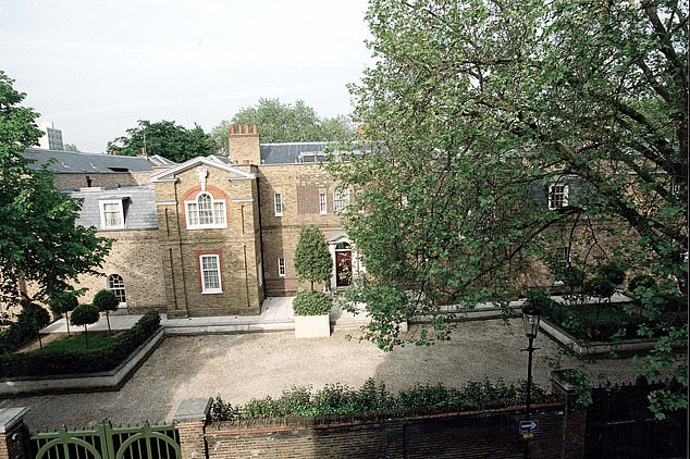 Local residents have alleged that more than a dozen domestic staff have been let go, while discreet viewings of the grand mansion are also set to be arranged. Experts believe that a listing of the prestigious home is unlikely to appear on popular property listing sites
