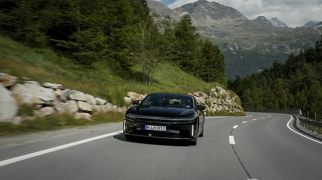 The Lucid Air just broke a world record after posting an over-700-mile trip on one charge