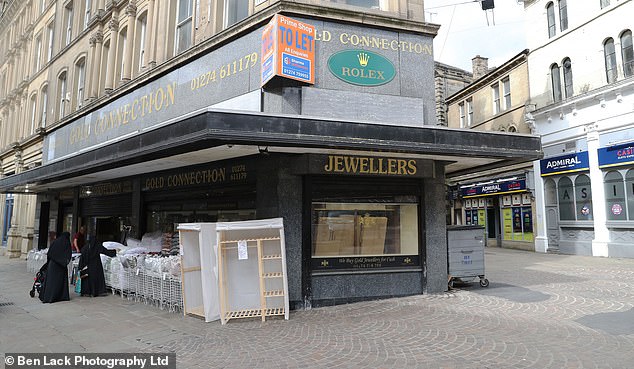 A former Gold Connection Rolex dealers is now a pop-up shop selling cushions for £3 and head scarves for £1