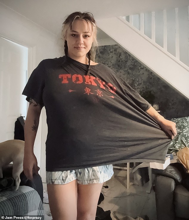 Kelly started taking the jabs in October after a decade of trying and failing to lose weight, and the 32-year-old was thrilled to find the pounds dropping off her