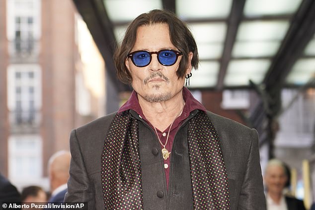 On Monday May 23, 2016, three days after Johnny Depp’s mother died, Amber Heard quietly filed for divorce, citing irreconcilable differences. After just 15 months, their turbulent marriage was at an end