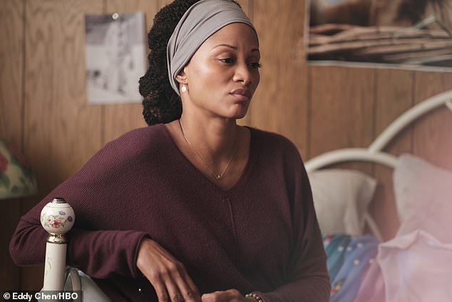 King, 46, played the role of Leslie Bennett - the mother of Rue Bennett ( Zendaya ) and Gia Bennett ( Storm Reid ) on 14 episodes of the HBO series during its first two seasons