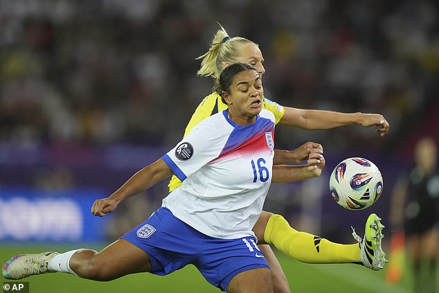 Italy said it will discuss a ¿possible gesture¿ to show their solidarity with England Star Carter
