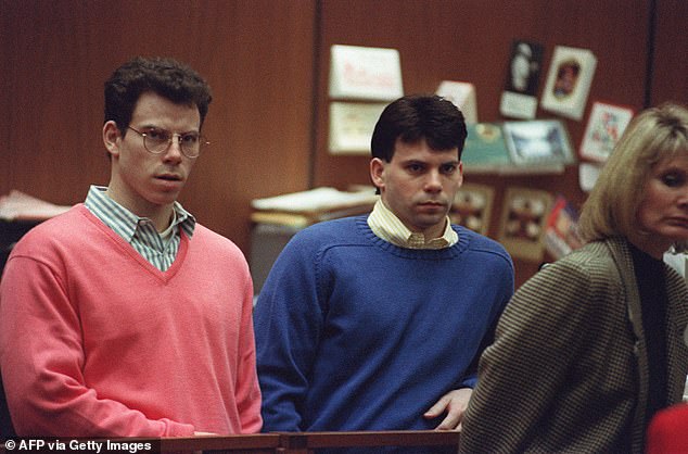 Erik Menendez (L) and his brother Lyle (R) listen during a pre-trial hearing, on December 29, 1992 in Los Angeles