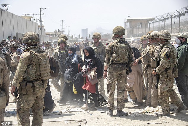 British and US personnel in action during the evacuation of Kabul