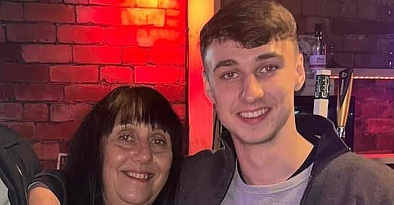 Jay Slater with his mother Debbie Duncan / Missing Teen Jay Slater with Family