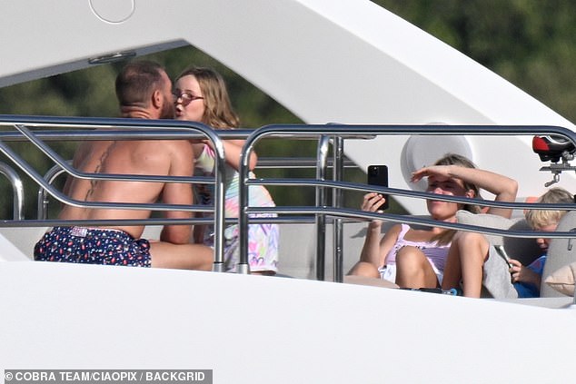 Conor was seen sharing a sweet kiss with his daughter