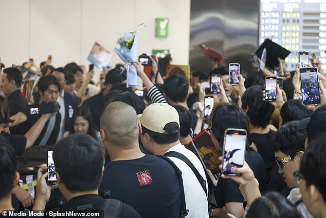 A massive crowd awaited the world-famous couple