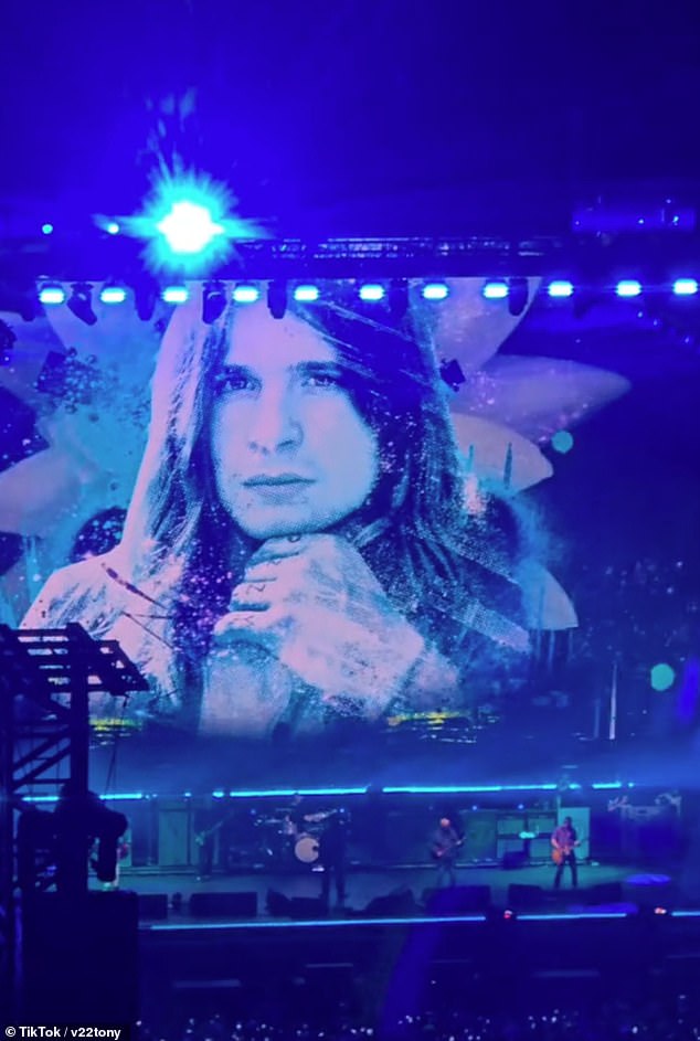 The Gallagher brothers respectfully honoured the legendary rock star by singing Rock 'N' Roll Star in front of a huge image of Ozzy