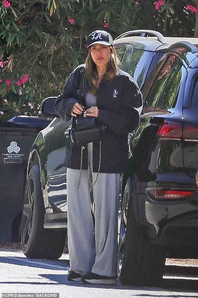 Jessica was dressed down for her rendezvous