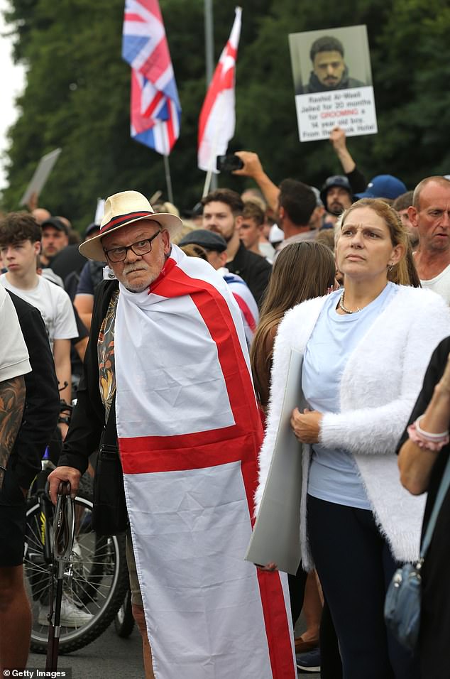 Some were chanting 'we want our country back' and ' Keir Starmer's a w*****'