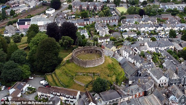 The mayor says the fact there are 300 listed buildings, of which some 280 are on the high street, means that it is an automatic deterrent for chains as it comes with extra costs