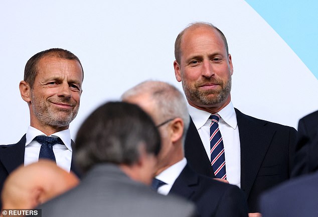 The pair could be seen smiling together as they looked on into the distance ahead of the big match