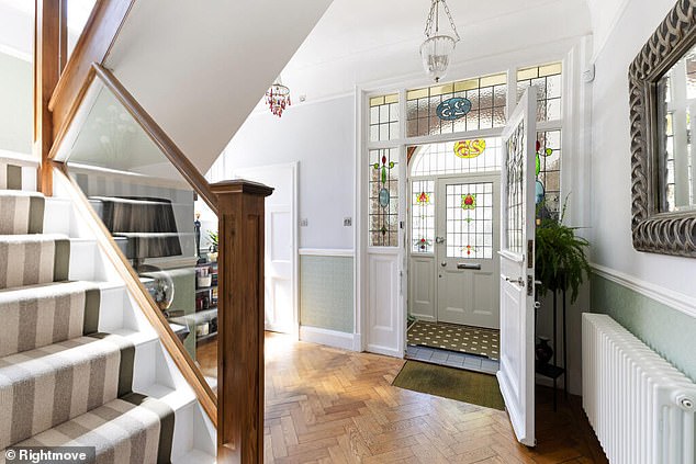 The property is immaculately turned out inside with a host of homely fittings