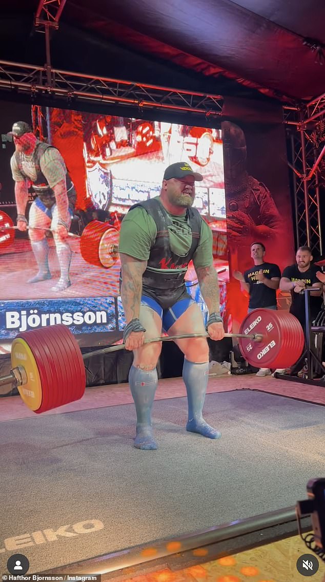 Hafthor barely even flinched as he squatted down to lift the mind-boggling amount of weight
