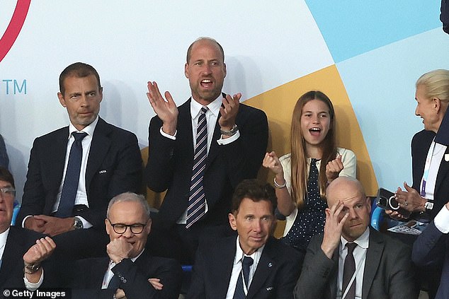 She even did a double fist pump and shouted at one point, as her father clapped and cheered, with Ms Hewitt again loving her lively response (pictured)