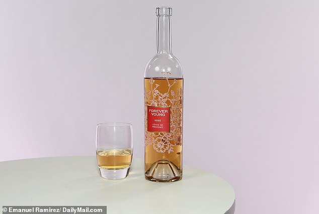 We thought the wine itself didn¿t taste like much going down, and to be fair, it was quite smooth. But it left our throats burning