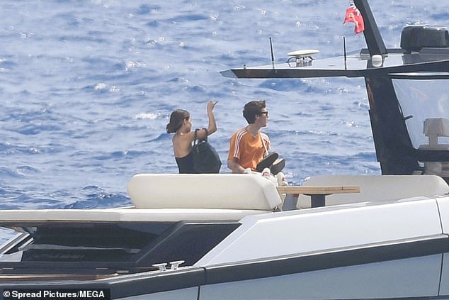 Jackie and Cruz arrived on a smaller boat