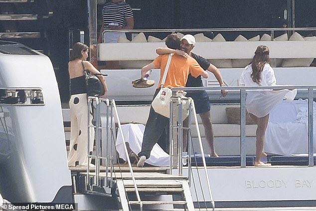 Eva's husband hugged Cruz when he arrived