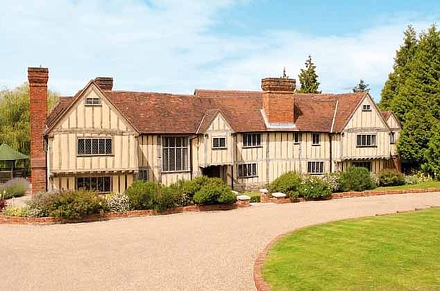 Cain Manor, in Hampshire, is an elegant and historical wedding venue offering exclusivity