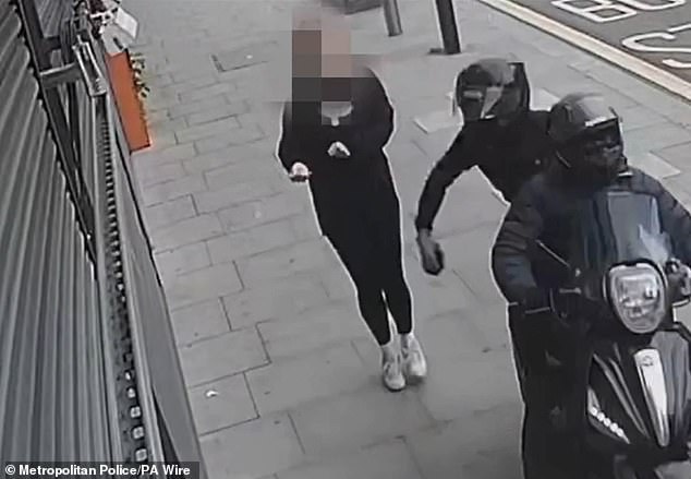 Police chiefs have called on Apple and Google to prevent stolen mobile phones being able to connect with cloud services, which would render them useless to thieves, as 80,000 devices are snatched a year in the capital