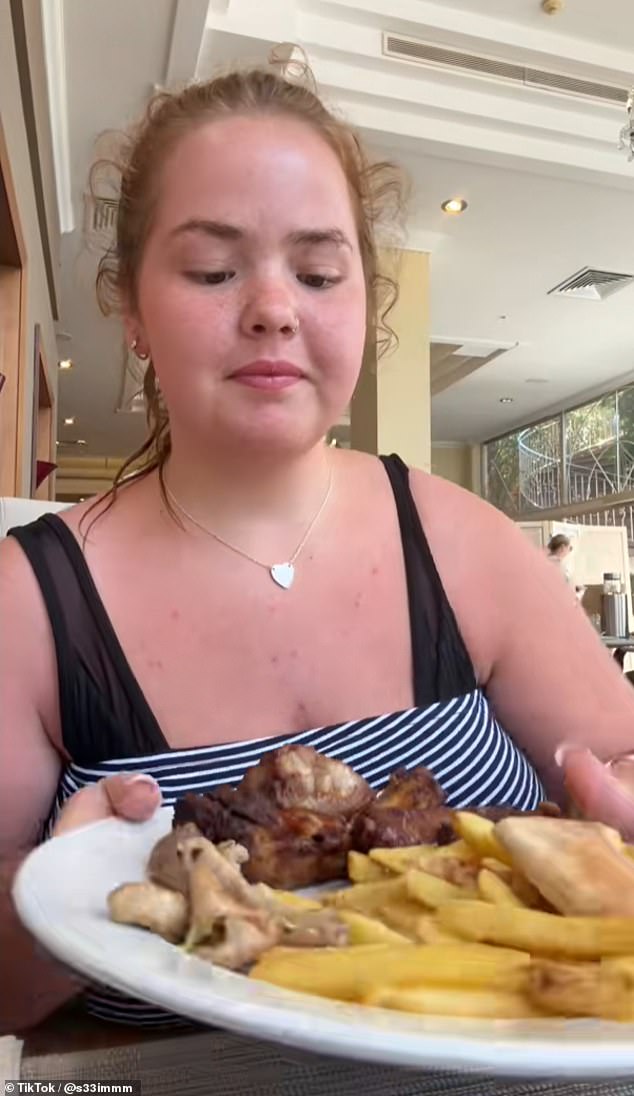 Simone eventually opted for two pitta breads, some meat and a plate of chips