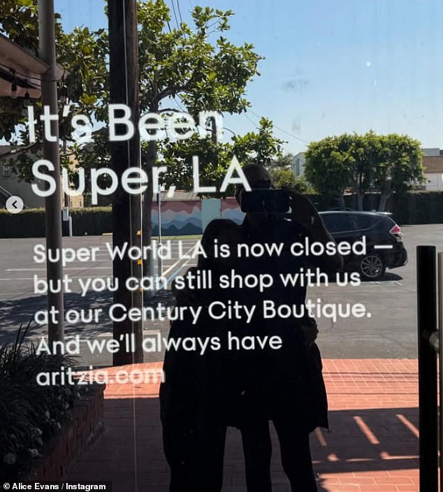 The star shared another snap of a closing down sign outside one of the boutiques