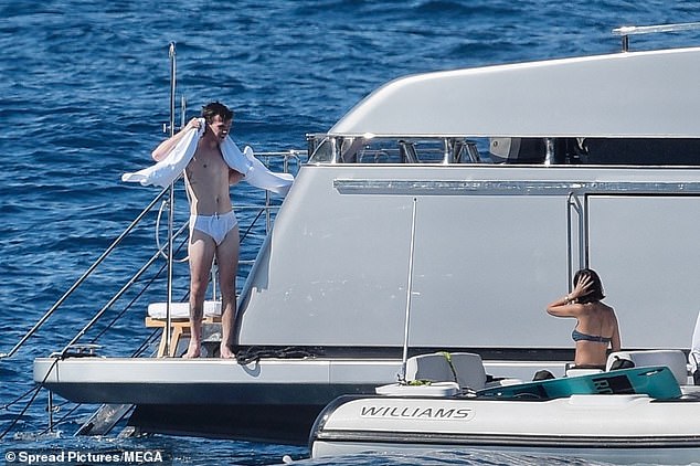Cruz had a white towel around his shoulders