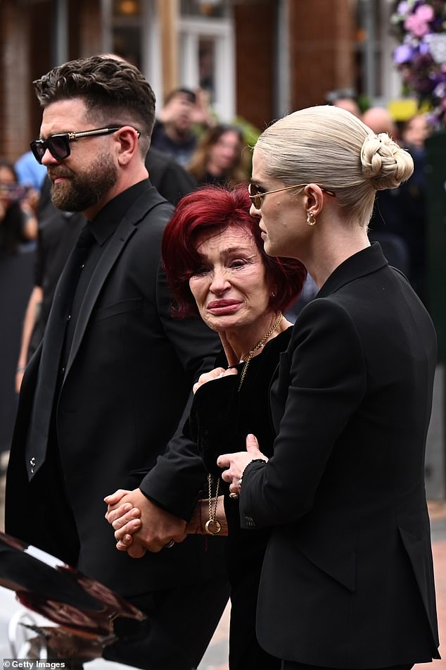 Sharon, 72, paid a subtle tribute to her late husband during the ceremony as she wore Ozzy's ring around her neck