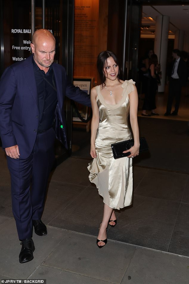 Jenna looked in good spirits as she greeted fans after the premiere