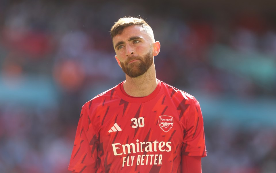 Matt Turner, Arsenal goalkeeper, in his team's jersey.