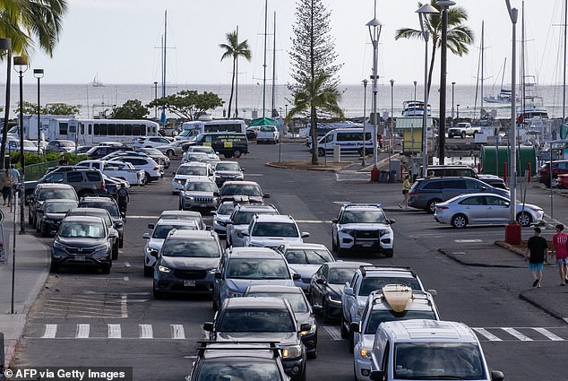 Pictured: Masses of cars Waikiki Beach to make it further inland before possible tsunamis arrived