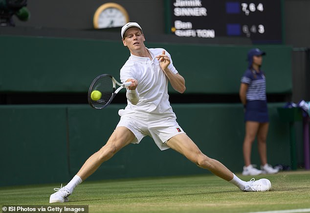 Jannik Sinner beat Ben Shelton in straight sets to reach the Wimbledon men’s singles semis