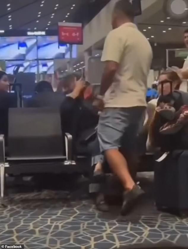 Héctor Santacruz confronted fellow passenger Claudia Segura and assaulted her during an argument over a seat at El Dorado International Airport in Bogotá on Sunday