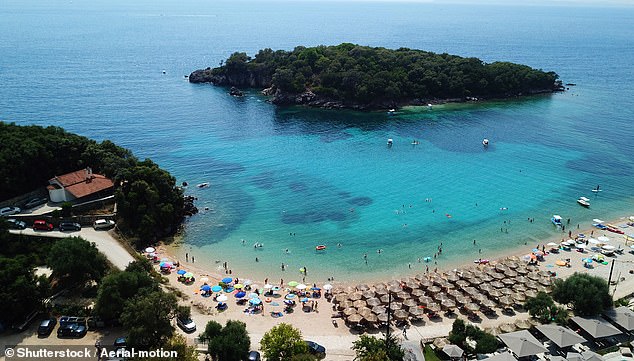 A british tourist died on his sun lounger while relaxing on a Greek paradise island beach (stock image of Agia Paraskevi on Skiathos Island)