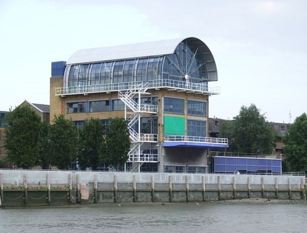 The heist took place between June 27 and 30 in Hirst¿s sprawling studio in the riverside Thames Wharf building in west London, which overlooks the river between Hammersmith and Putney bridges
