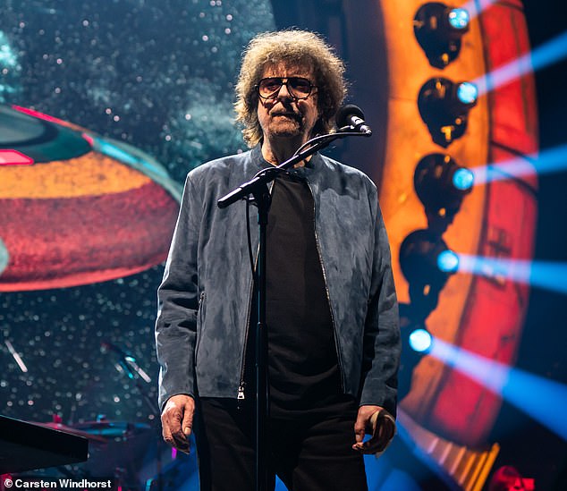 Concern has grown for Electric Light Orchestra's frontman Jeff Lynne, after the band cancelled their show in Manchester at the last minute on Thursday night