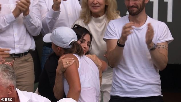 Courteney Cox shared a sweet embrace with Wimbledon champion Iga Swiatek after she stormed to victory in the Women's Singles Final on Saturday