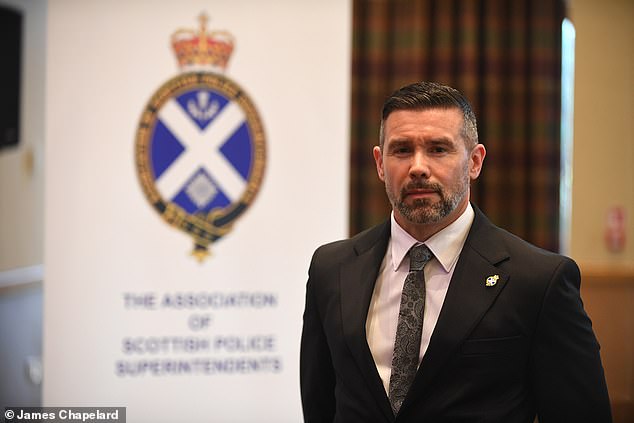 Chief Superintendent Rob Hay said Mr Trump's stay will require a ¿significant operation across the country over many days¿.