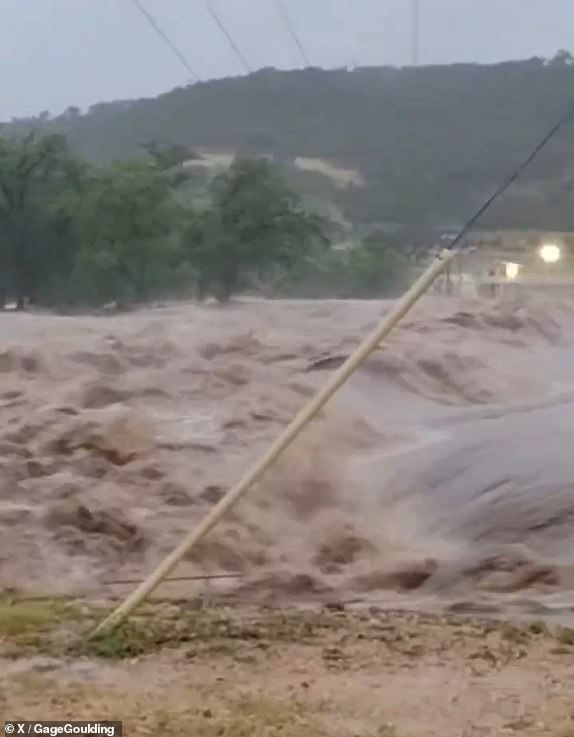 Gage Goulding - KPRC 2@GageGoulding Multiple people are dead after catastrophic flash flooding in Central Texas. The Guadalupe River crested its banks in the middle of the night and is inundating small, rural communities. Areas include Kerrville, Center Point, Ingram, Comfort and others.  Grabs X video Gage GouldingBREAKING 14875891 Texan city begins to disappear underwater as flooded river bursts banks and drowns multiple localsNo permission, lifted per Jimmy M