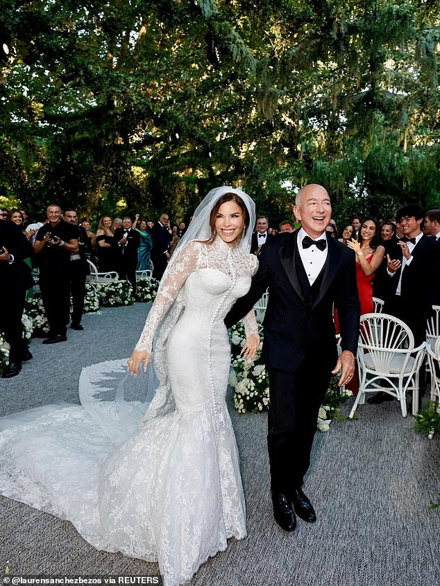 Social media users were left baffled at the 'industrial' grey carpet in a snap shared by newlywed Lauren on Instagram