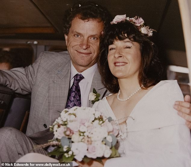 Una had met Paul, a budding architect who was 19 years her senior, through mutual friends at their well-to-do sail club