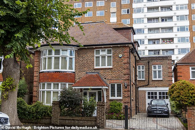 An elderly couple looking to downsize from their three-bedroom home have drawn the ire of some house hunters online