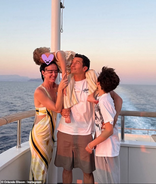 Katy Perry and her ex-fiancé Orlando Bloom are continuing to put on an amicable front following their breakup