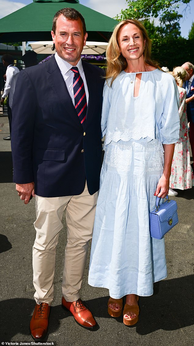 Peter Phillips and his new girlfriend Harriet Sperling appeared in high spirits as they arrived at Wimbledon today